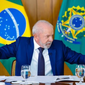 Desaprovação a Lula chega a 51%, enquanto 40% avaliam o governo como ruim e péssimo, diz pesquisa