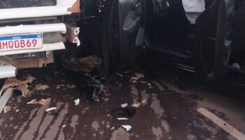 ITABIRA-MOTORISTA BATE EM CARRETA ESTACIONADA NO PENHA
