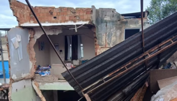 Imóvel desaba em Juiz de Fora, e 15 pessoas são resgatadas sem ferimentos