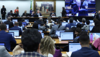 CCJ aprova PEC sobre o fim da escala 6×1