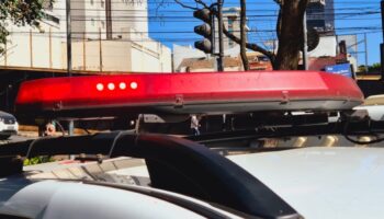 Homem agride ex-companheira e é morto por vizinho com dez tiros na cabeça