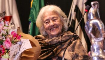 Pela 2ª vez neste ano, poetisa mineira Adélia Prado é internada em hospital em Divinópolis