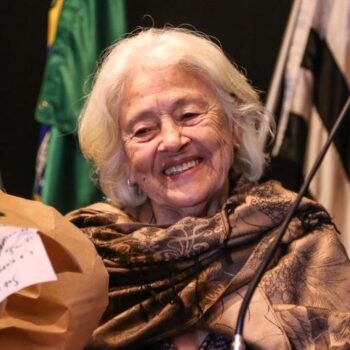 Pela 2ª vez neste ano, poetisa mineira Adélia Prado é internada em hospital em Divinópolis