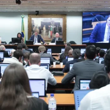 PEC do fim da escala 6×1 entra em semana decisiva na Câmara