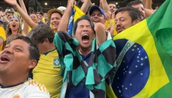 Influenciador japonês viraliza ao dramatizar derrota para o Brasil na Copa do Mundo