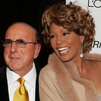 Morre Clive Davis, magnata da música e criador de estrelas como Whitney Houston, aos 94 anos