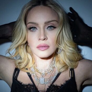 Novo álbum mostra uma Madonna mais pessoal aos 67 anos