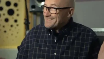 Phil Collins revela que quase morreu após falência de órgãos: “As pessoas foram se despedir de mim