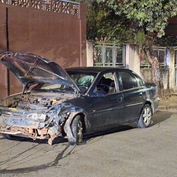 Dois ficam feridos após colisão frontal no bairro Clóvis Alvin, em Itabira