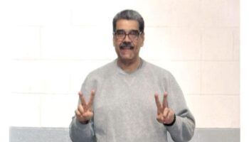 Perfis de Nicolás Maduro divulgam fotos do ex-presidente na prisão nos EUA