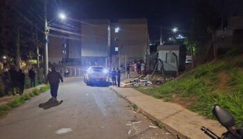 Homem é morto a tiros após ser chamado para fora de predio no bairro Barreiro, em Itabira
