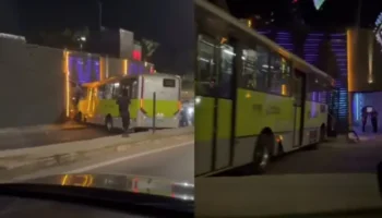 Ônibus invade motel no Anel Rodoviário de Belo Horizonte