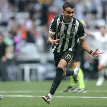 Atacantes decidem, Atlético vence Fluminense e ganha confiança antes de decisão