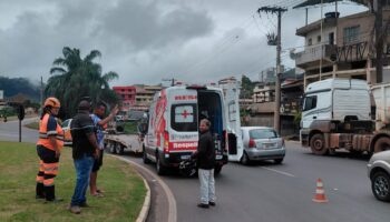 Motociclista de 22 anos fica ferido em queda na BR-381, em João Monlevade