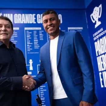 Cruzeiro apresenta Paulinho como novo executivo de futebol e projeta mudanças no planejamento