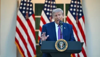 Trump volta a prometer US$ 5 mil a adultos se republicanos vencerem eleições nos EUA