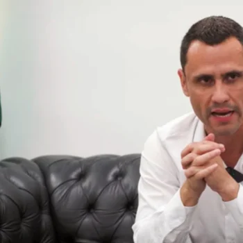 Eleito governador, Cleitinho quer continuar morando na própria casa em Divinópolis